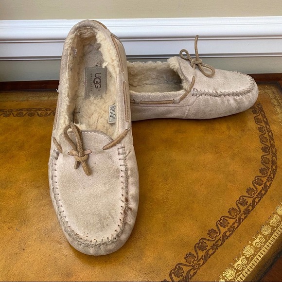UGG Shoes - Ugg Pink Women’s Dakota Slippers Size 8